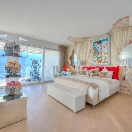 Love Nest On The Lake Apartment